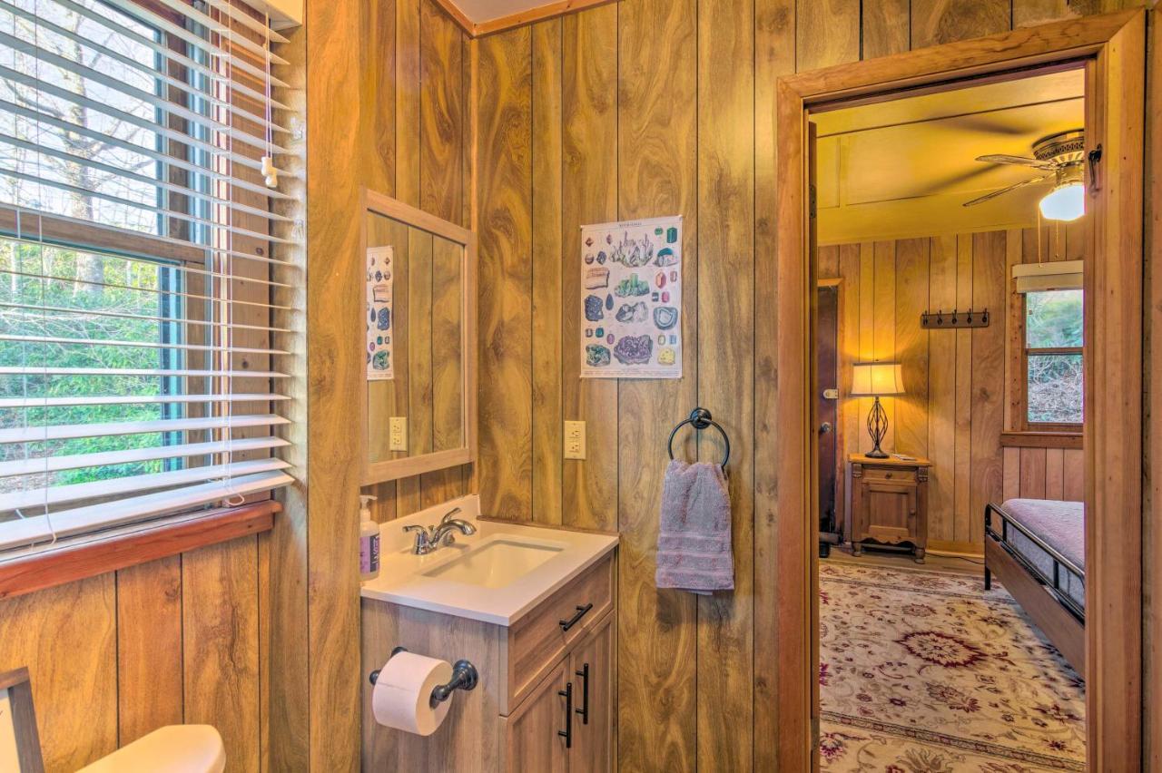 Peaceful Spruce Pine Cabin On 8 Acres With 2 Decks! Екстериор снимка