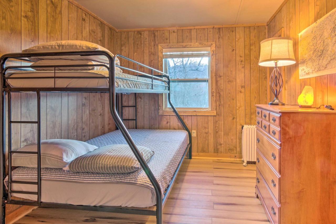 Peaceful Spruce Pine Cabin On 8 Acres With 2 Decks! Екстериор снимка
