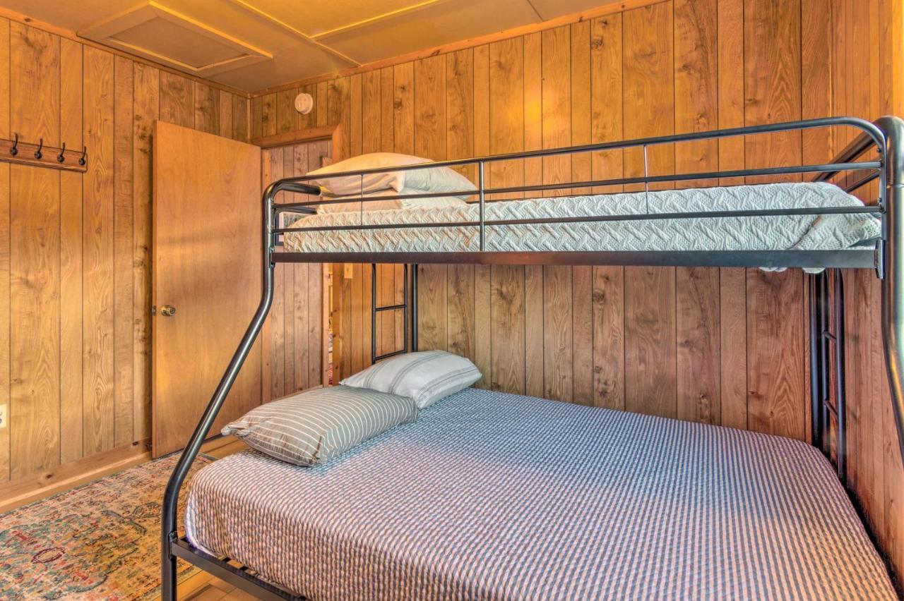 Peaceful Spruce Pine Cabin On 8 Acres With 2 Decks! Екстериор снимка